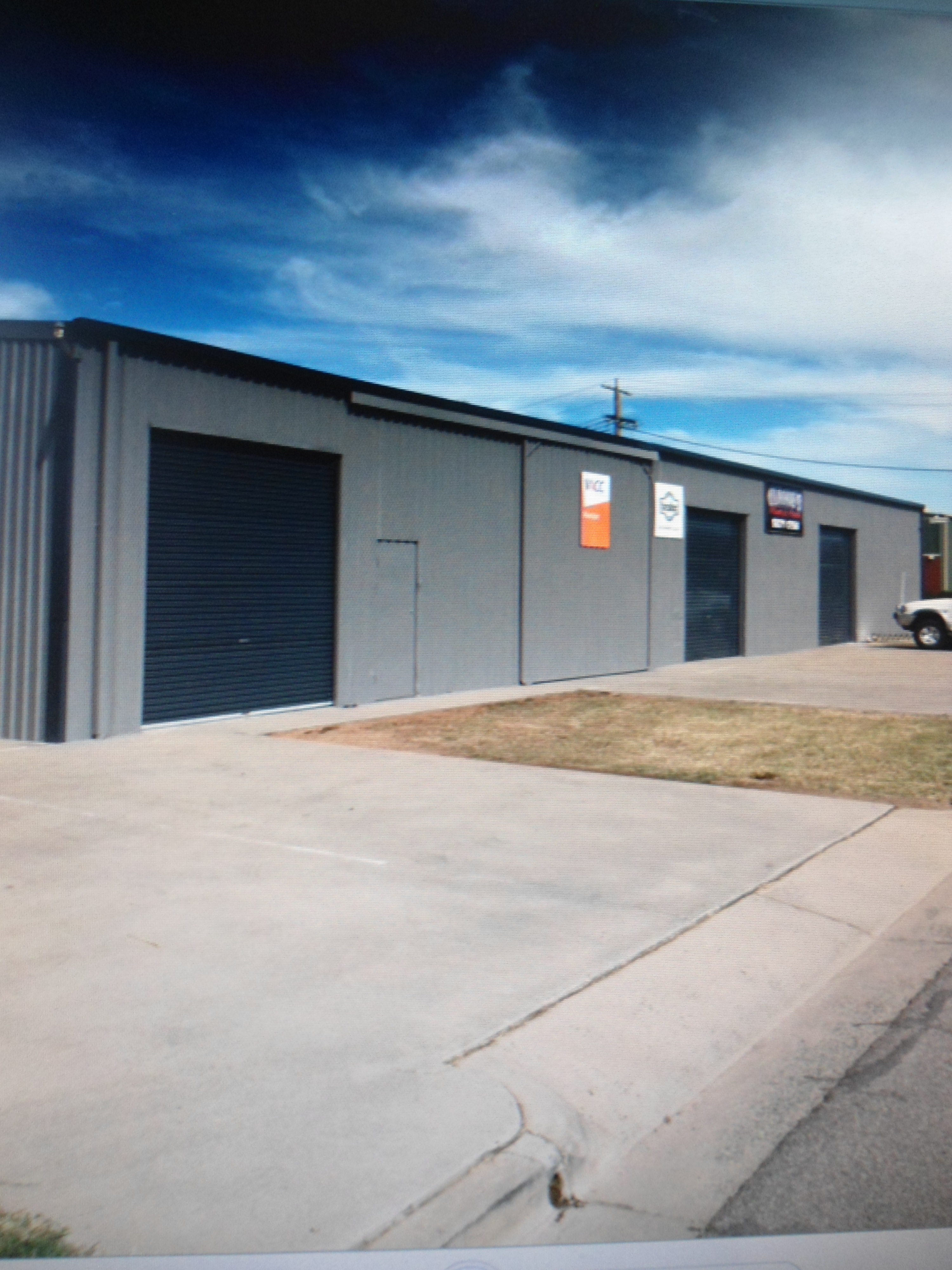 Barry Dickson Paint & Panel Pty Ltd Panel Beater & Painters 2