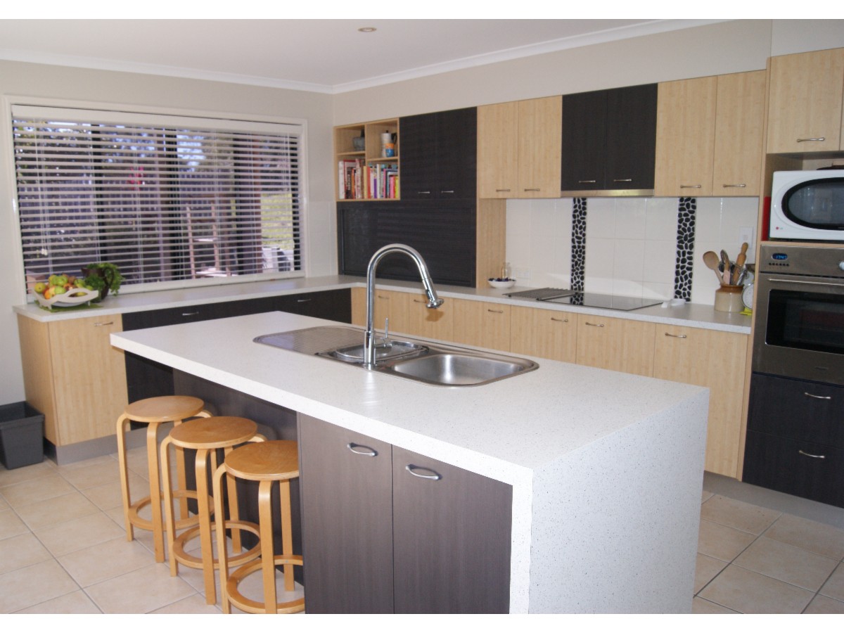 Top Notch Shop Fittings & Office Fit Outs 1 / 1 Lansley