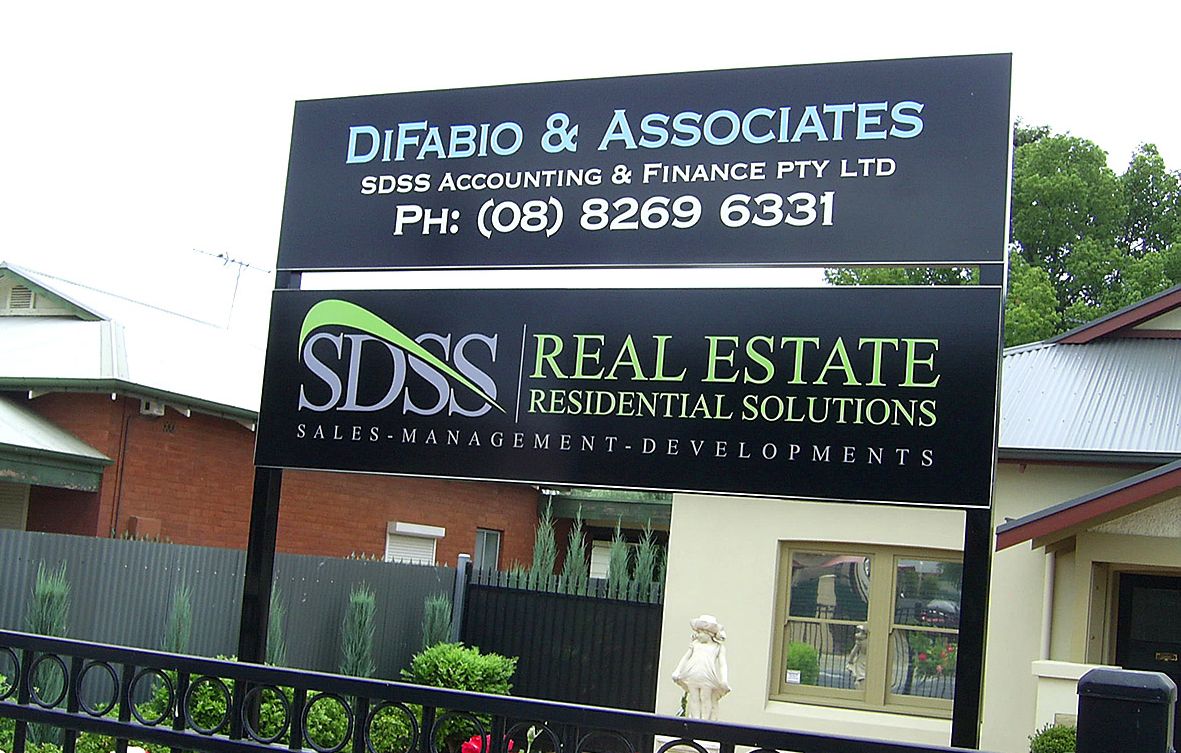 Swift Signs Signwriters 9D Nelson St Stepney