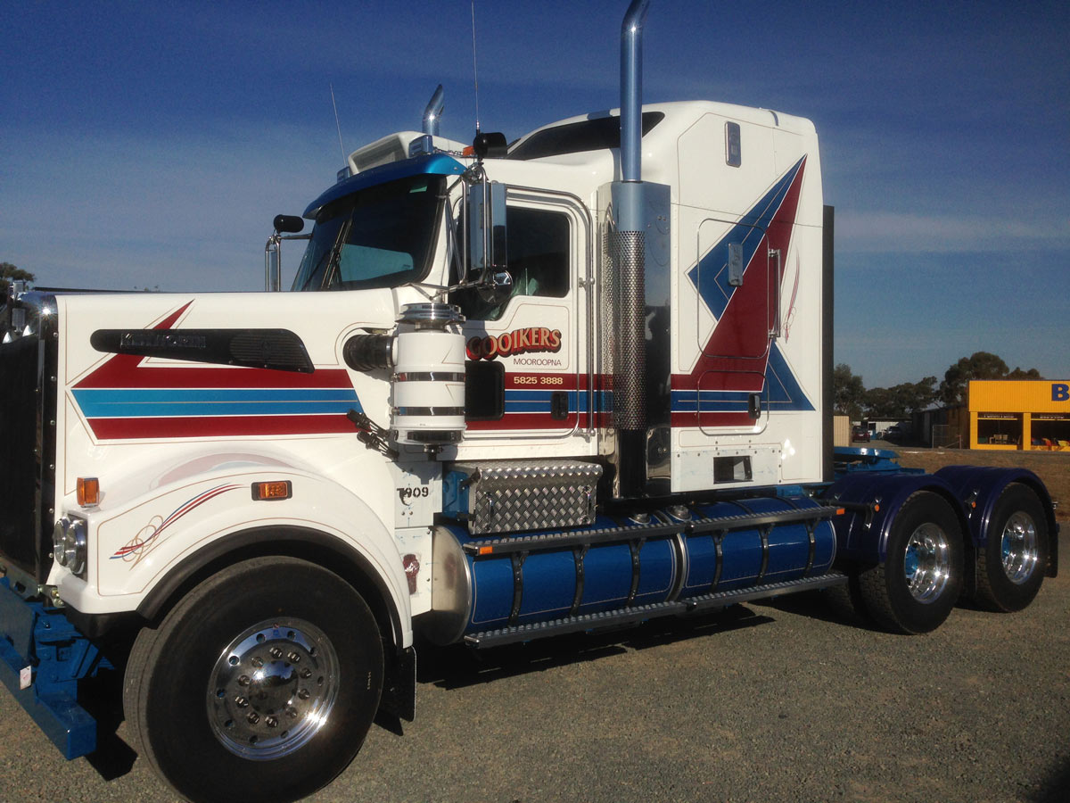 Barry Dickson Paint & Panel Pty Ltd Panel Beater & Painters Cobram