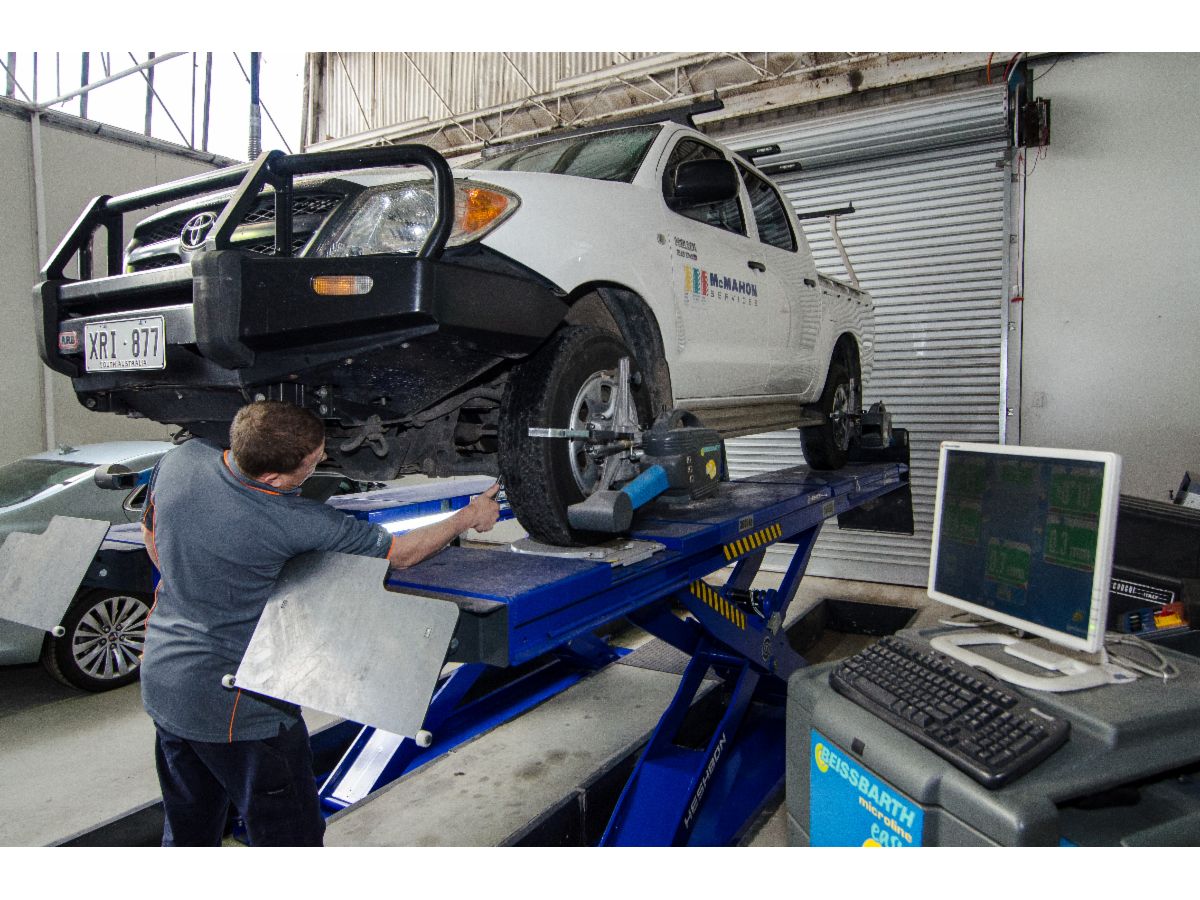 Walker Crash Repairs Panel Beater & Painters 287 Churchill Rd