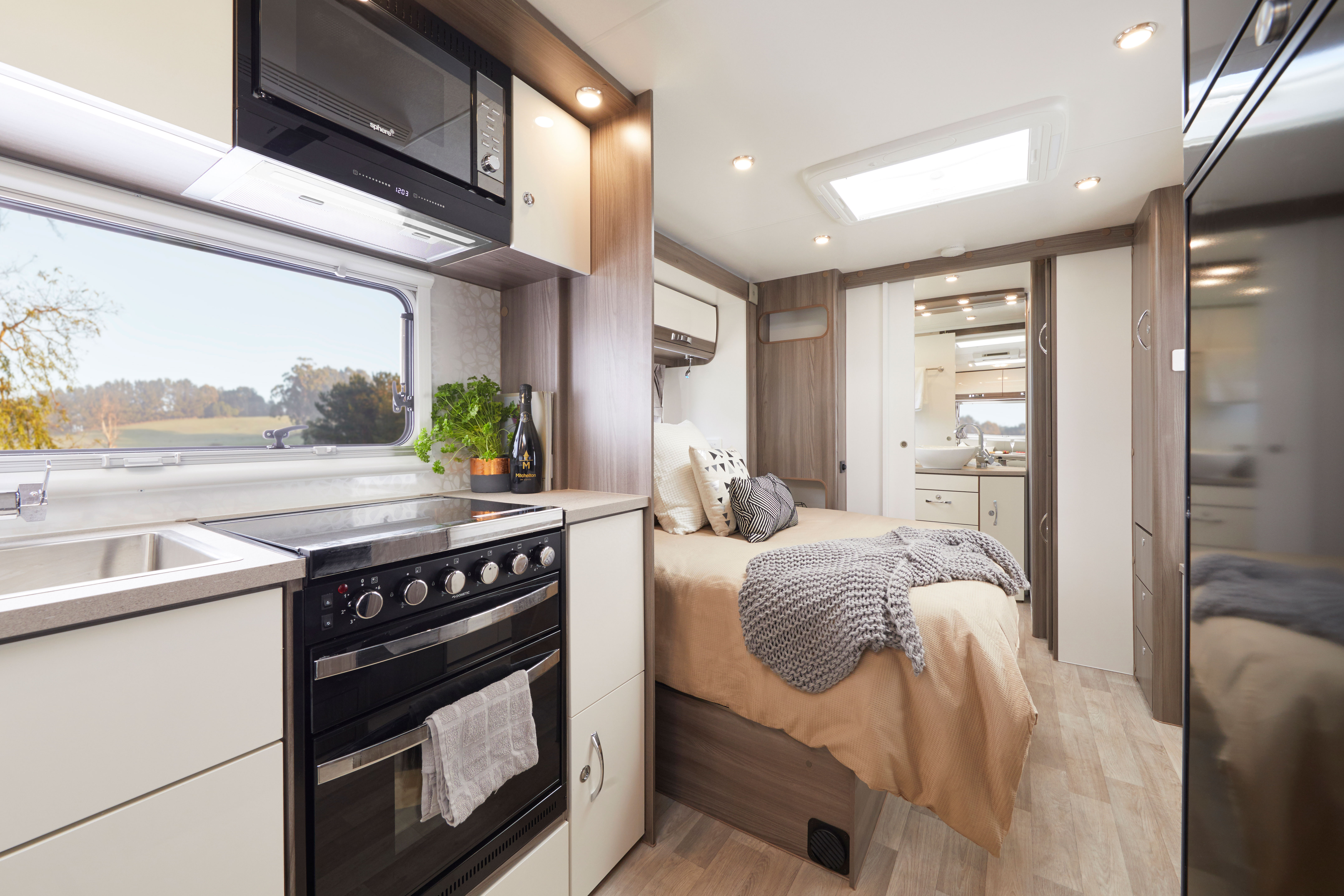 Hall's Jayco Mildura Camper Trailers & Caravans 693 695 Fifteenth