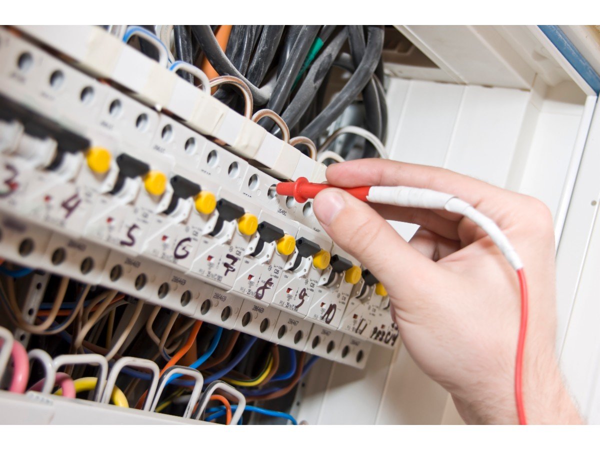 AMG Electrical Solutions Electricians & Electrical Contractors 3