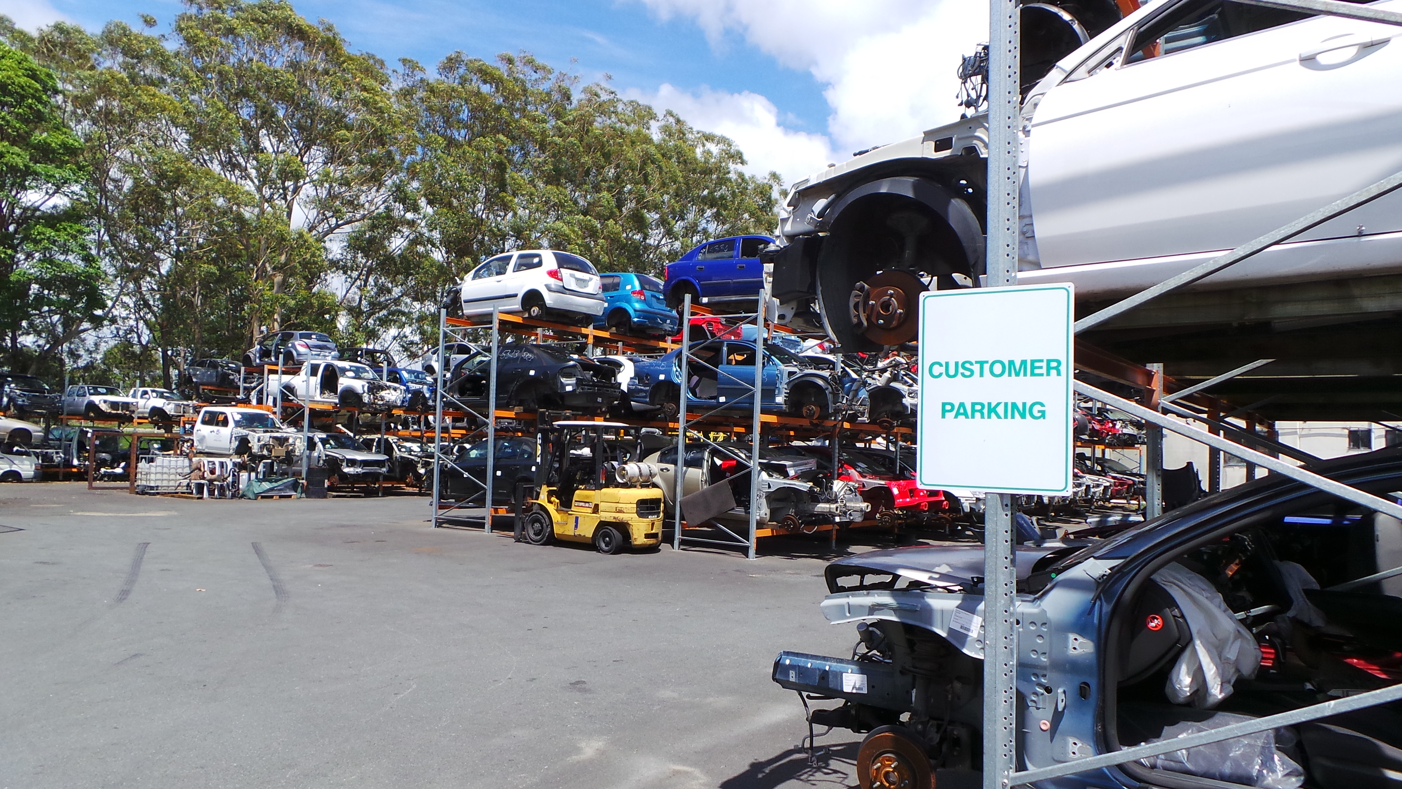 Machinery Drive Wreckers in 28 Machinery Dr, Tweed Heads South, NSW