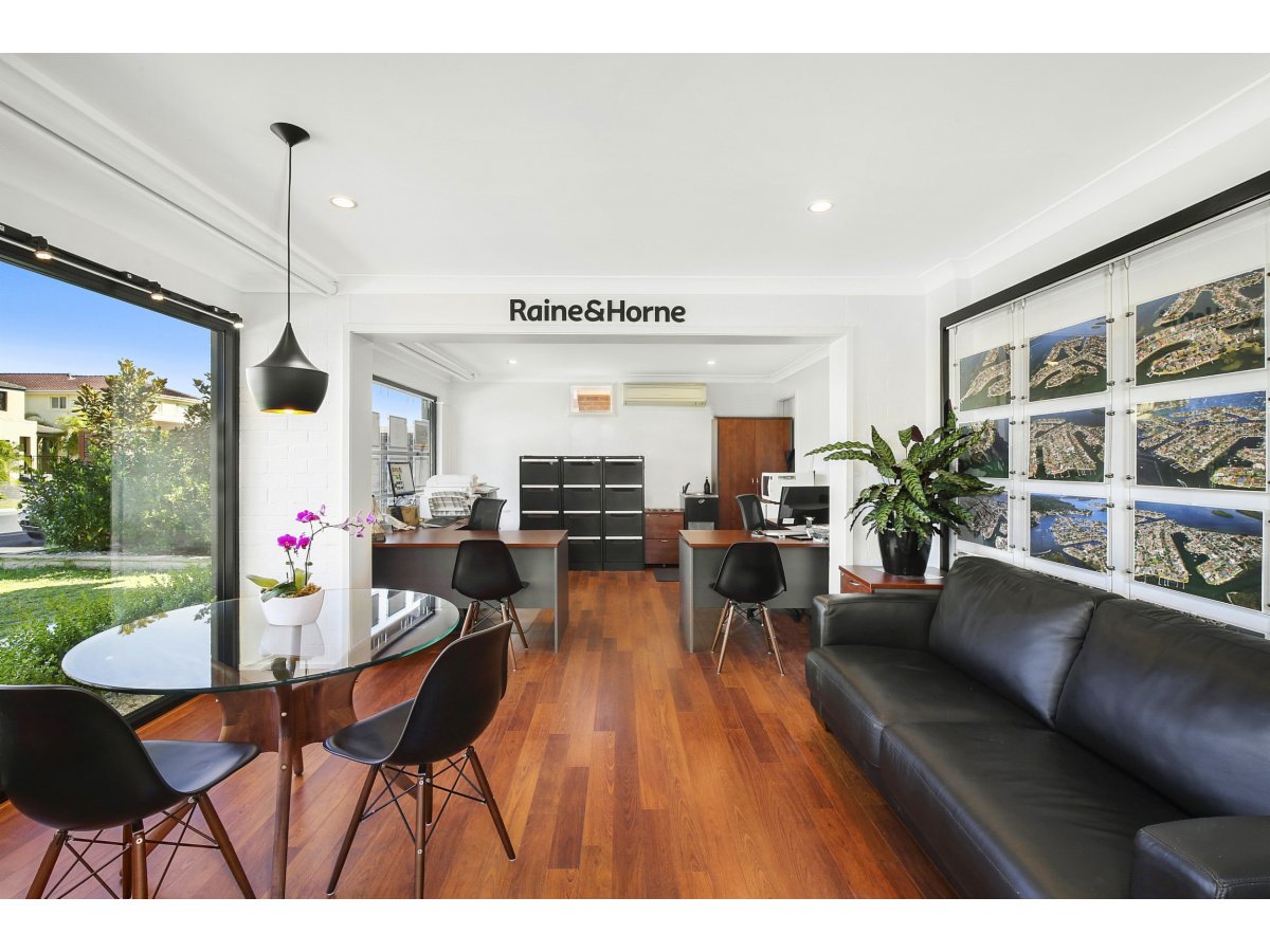 Raine & Horne St Huberts Island in 63 Helmsman Blv, St Huberts Island