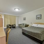 Golden Guitar Motor Inn - Pic 5