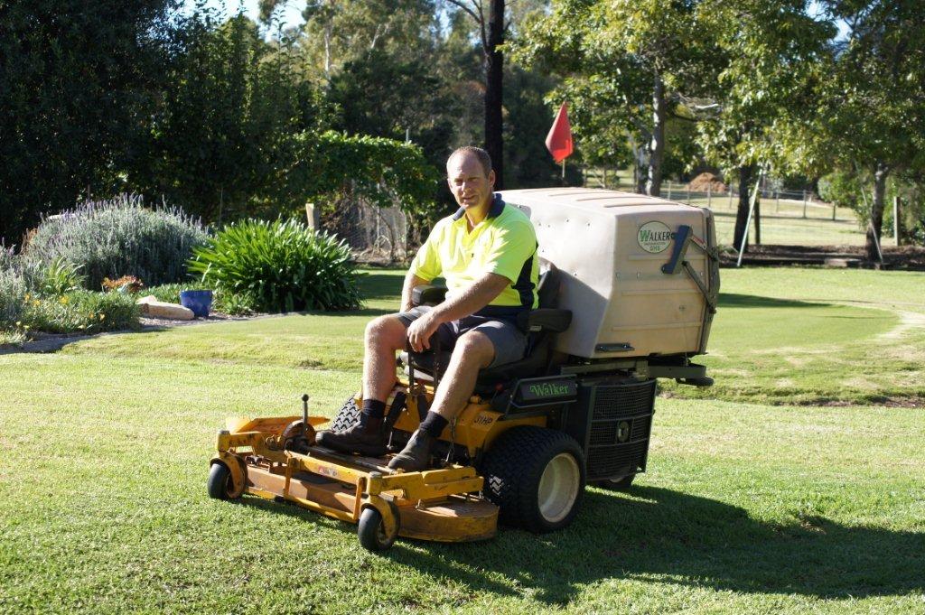 Toowoomba Lawnmowing And Garden Care Lawn Mowing Services 5