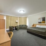 Golden Guitar Motor Inn - Pic 2