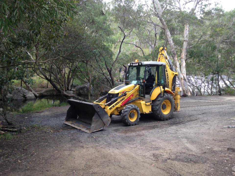 Mareeba Truck & Backhoe Hire Excavation & Earthmoving Contractor