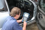 Vehikool Automotive - Using one of our Scan Tools to diagnose a Problem in a Ford Falcom