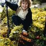 Weeding Women - Pic 7