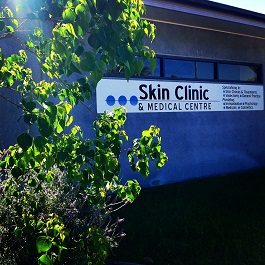 We are located on the corner of Gipp Street and the New England Highway