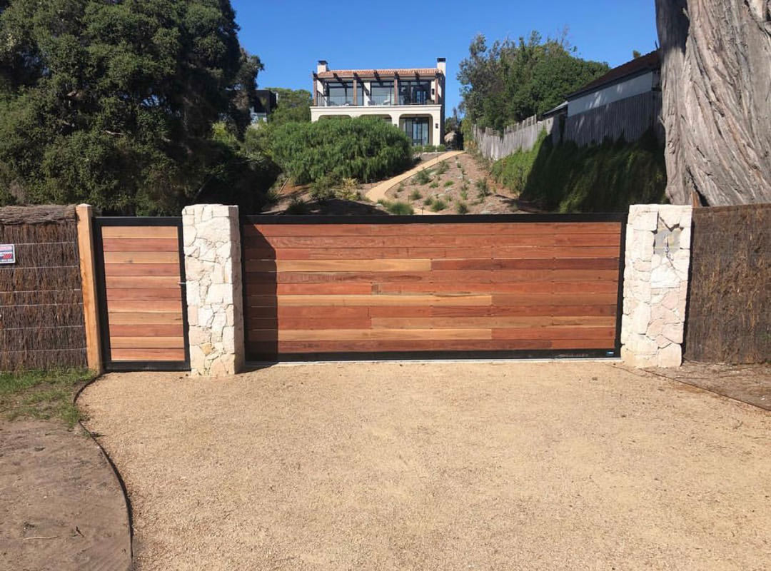 Southern Peninsula Garage Doors, Gates & Automation Garage Doors