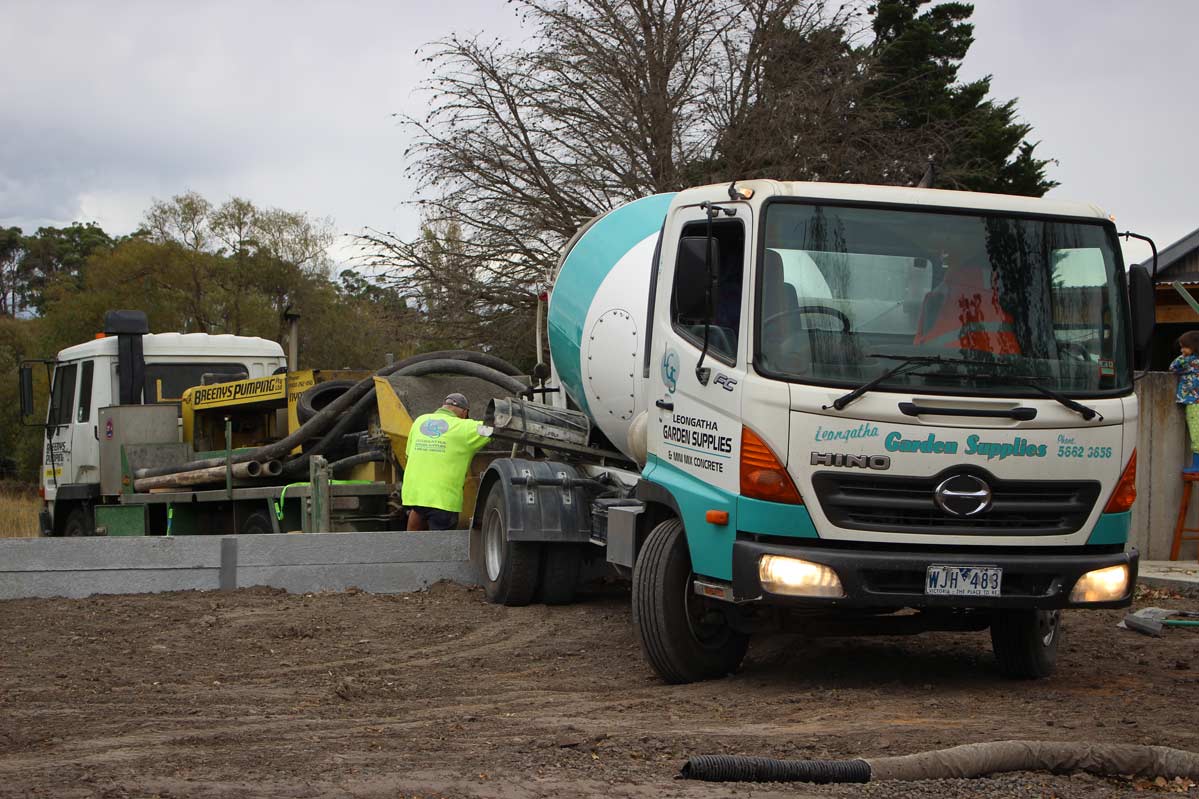 Leongatha Garden Supplies & Mini Mix Concrete Ready Mix Concrete 13